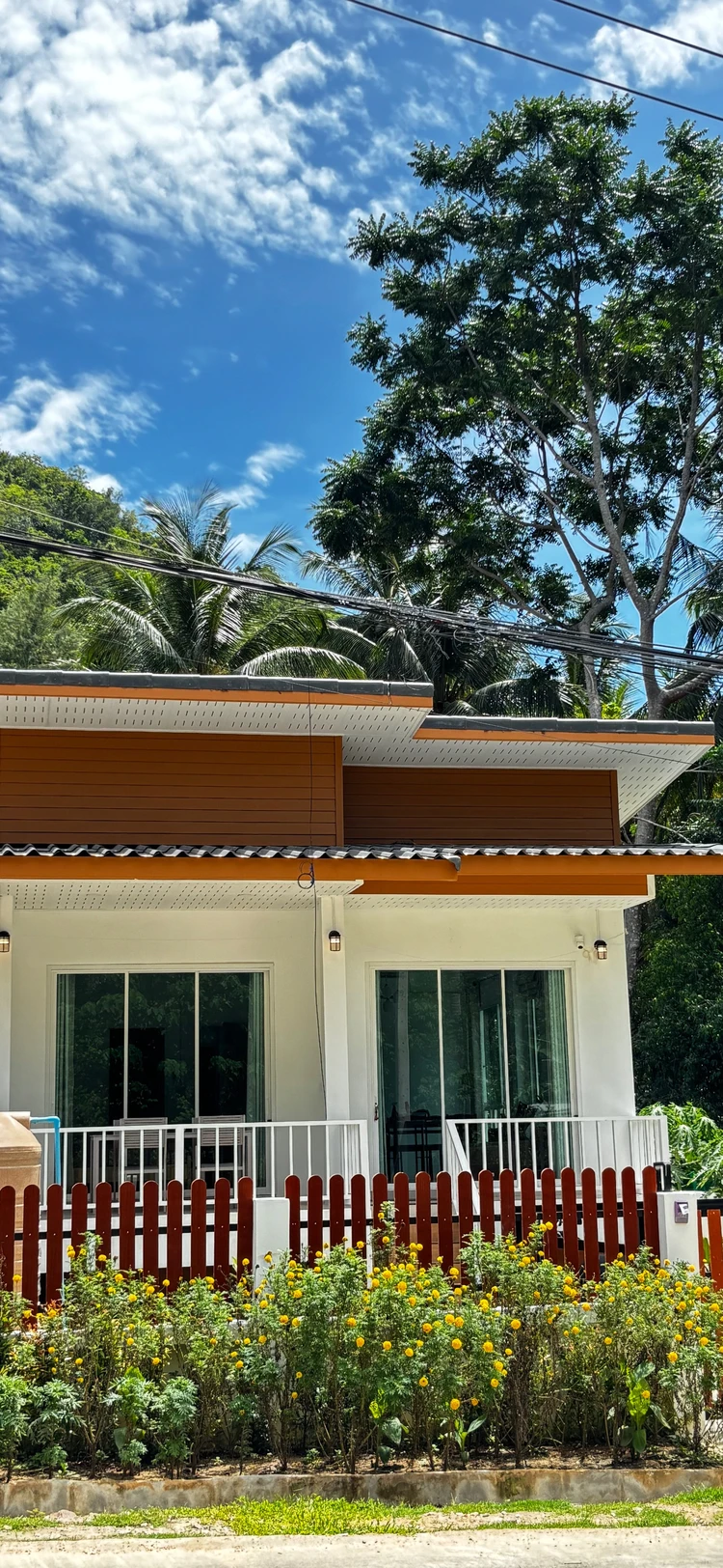 รูปภาพของบ้านป่าแสนอบอุ่น | 2 ห้องนอน | สวน | 3 นาทีถึงชายหาด