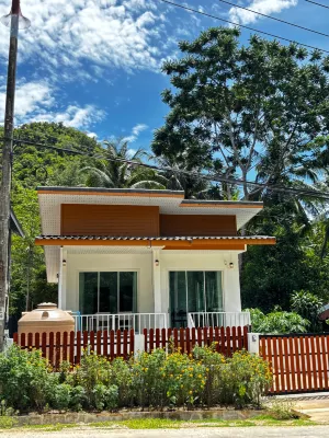 Cozy Forest Home | 2 Bed | Garden | 3 min to Beach - con vista montagne