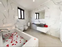 Martiry Suite Apartment - Condos