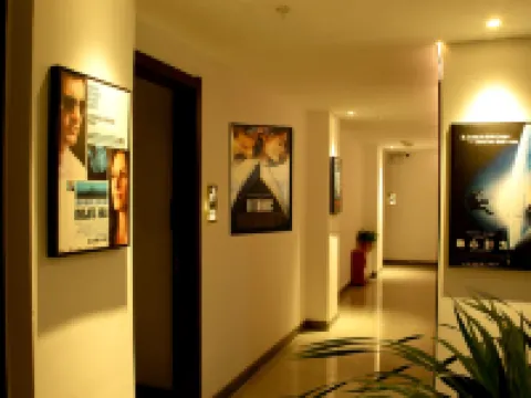 Oscar Theatre Hotel Hotels in Shilou