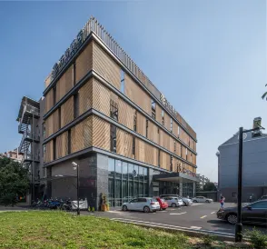 완신 호텔(상하이 국제 관광 리조트 단지 촨사 지하철역)