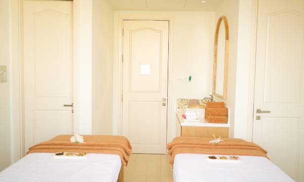Moodhoian Riverside Resort & Spa