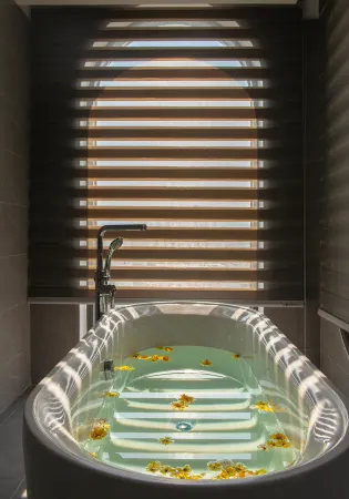 Grand Tourane Nha Trang Hotel Отели рядом с достопримечательностью «Lucky Foot Spa Nha Trang»