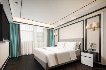 XANA Deluxe Hotel (Huayin Huashan Scenic Area)
