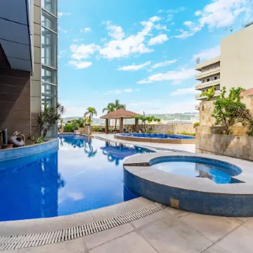 Crown Regency Hotel & Towers