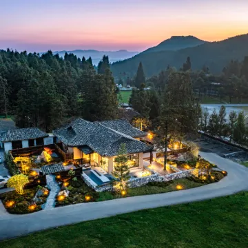 The Joya Hotel Hotels near Chongqing Xiannvshan Airport