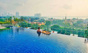 Le Botum Hotel