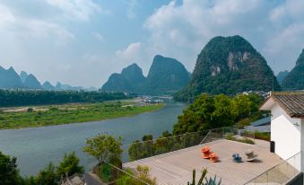 Percent Hotel by Li River (YangShuo West Street)