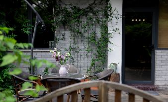 Elsewhere Hotel