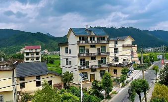 Wangxian Valley Zhenzhen·Family Parent-child Leisure Holiday B&B