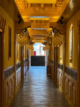 Daofu Lifei Tibetan Art Hotel