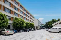 White Swan Guest House (Zhaoqing Hubin) - Parkplatz