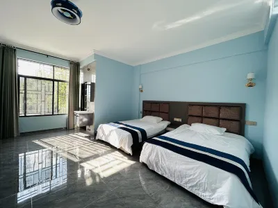 龍威民宿（寶晶宮店） 鄰近英德市茶趣園茶葉經營部的酒店