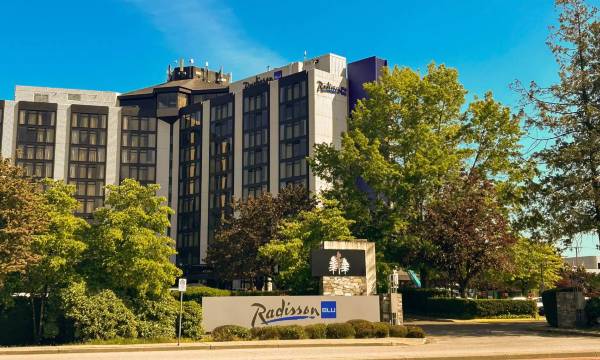 Radisson Blu Vancouver Airport Hotel & Marina