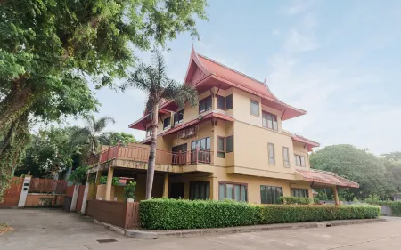 Siray Green Resort Отели рядом с достопримечательностью «Villa Sawarin»