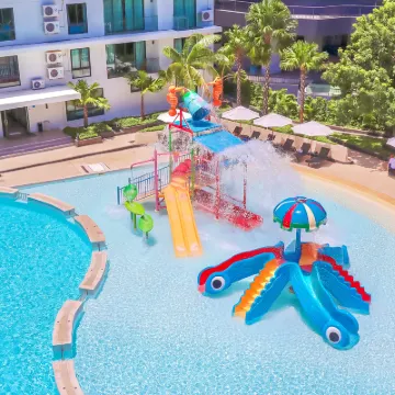 Wyndham La Vita Rawai Phuket Hotels near Nai Han Beach