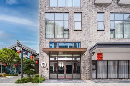 Jingzhou Ancient City Chuyun Manxin Mansion