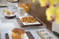 Joy Hotel - breakfast