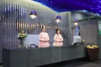 Lanxi Hotel (Yanji Yanbian University Department Store) - parking