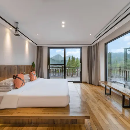 Longquan Moshangguiren Homestay (Baoxi Scenic Area)
