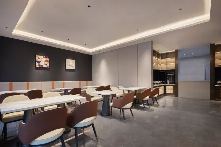 Chenzhou Sunshine Hotel (Chenzhou Rucheng Sunshine City Love Lotus Plaza Store) Отели в г. Жучэн