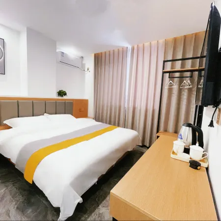 Yanji Jiaheju Holiday Hotel (Yanji Dinosaur Kingdom Korean Folk Village)