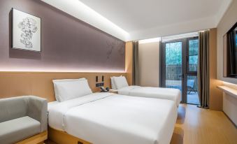 Stone&Bamboo Hotel (Nanjing South Railway Station North Square)