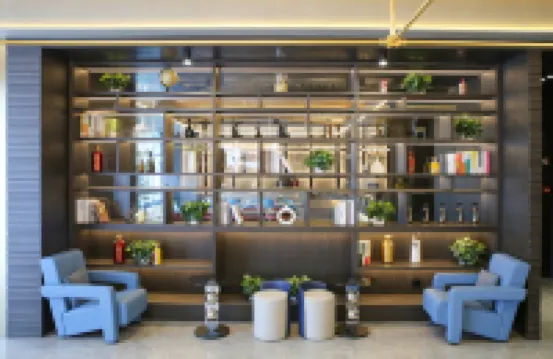 Yiju Life Hotel (Ningbo Dongbu Xincheng International Convention Center)