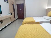 Shuangxin Business Hotel (Gaozhuang Starlight Night Market)