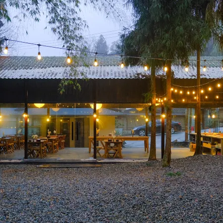 Xiling Floral Water Bay Xiyuxi Hot Spring Homestay