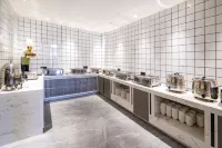 Yijia Hotel