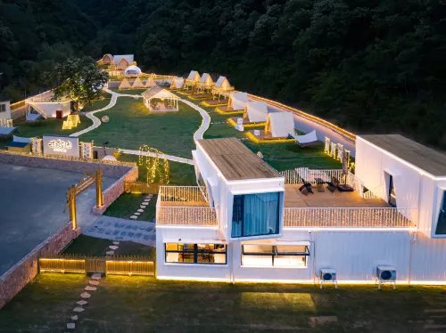 Laojun Mountain Wandering Planet Campground Hotel di Luanchuan