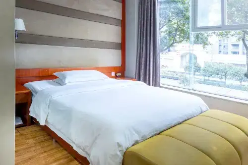 Shehong Shenghu Business Hotel - 2-Star