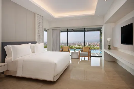 Grand Mercure Lampung Отели рядом с достопримечательностью «Condong Island»