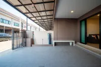 Pattaya Venice Townhouse 3 Bedroom Pool Villa【Near the Floating Market + supermarket at the door 】