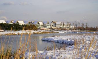 Golden Age Swan Lake B&B