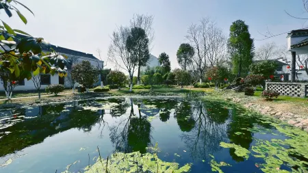 Wulu Homestay Отели в г. Пинху