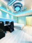 Linquan Different space e-Sports Hotel (Li Feng City God Temple Store)