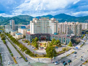Taishun Changhong Hotel (Wenzhou Taishun New City Avenue Branch)