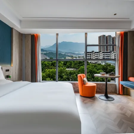 Ease Hotel (ZiGui Qu Yuan Hometown Store)