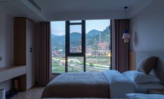 Xijiangyu Nian Man Shan Guest House (No. 1 Wind Bridge Shop)
