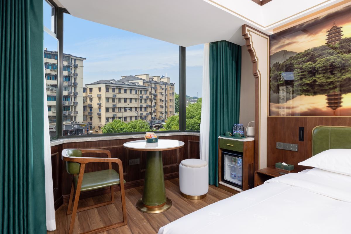 Time Smart Double Bed Room-Smart Room + Zero Pressure Mattress + Mini Fridge +Dealt Laundry