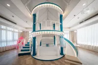 Shanghai Nora Zora Holiday Manor