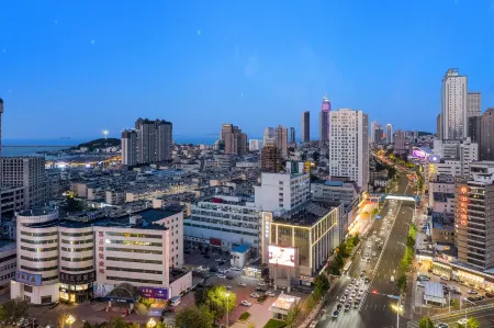 Borrman Hotel (Yantai Nandajie Wanda Plaza) Отели рядом с достопримечательностью «Harbin Railway Technical College Yantai Branch»
