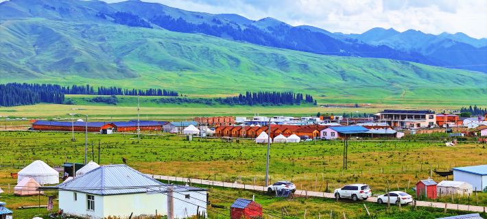 Cloud Herding Warm Nest Homestay Hotels in Nilka County