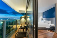 Holiday Inn Express Yichang Changjiang Hotels near Yichang East Railway Station