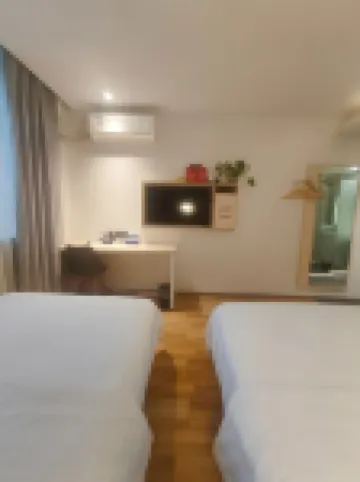 7Days Inn Hotel (Neijiang Longchang Xinhua Street)