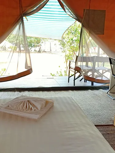 รูปภาพของไนยวาชา เต็นท์ เกาะหมาก