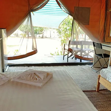 Naivacha Tent Koh Mak