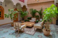 Red Willow Flower ·Terrace Garden Homestay